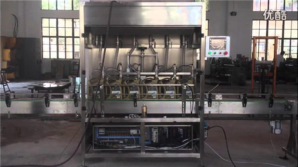 Automatyczna maszyna do napełniania butelek tłokowych 1-5L