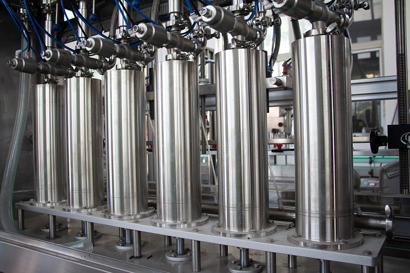 Automatyczna maszyna do napełniania butelek płynem kosmetycznym