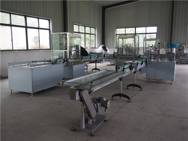 Automatyczna linia do napełniania i zamykania szamponu